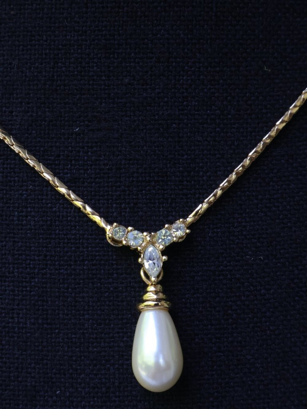 Christian Dior Necklace White Pearl Water Drop on 17.25" Chain